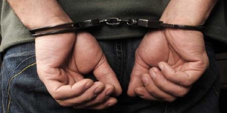 ضبط
      مسجل
      خطر
      بحوزته
      سلاح
      ناري
      وطلقات
      بالغردقة - نجد الاخبارية