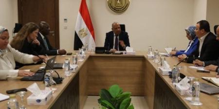 وزير الكهرباء يبحث مع وفد التمويل الدولية “iFC ” التعاون  فى الطاقة المتجددة - نجد الاخبارية