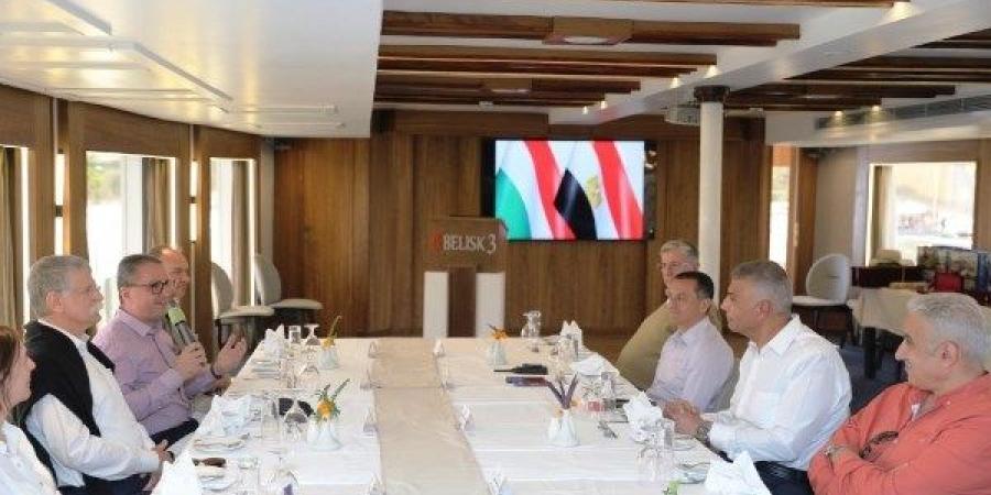 أسوان في 24 ساعة| زيارة لرئيس البرلمان المجري.. توريد القمح بالصوامع.. واستقرار الطقس - نجد الاخبارية
