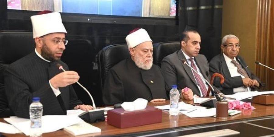 «الدستور»
      تنشر
      مشروع
      القانون:
      الحبس
      لغير
      المسموح
      لهم
      بالإفتاء - نجد الاخبارية