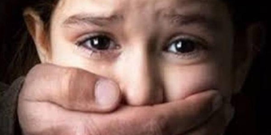 أم
      تتهم
      نجار
      باختطاف
      طفلها
      وتخديره
      للاعتداء
      عليه
      في
      أسوان - نجد الاخبارية