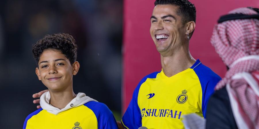 استدعاء نجل رونالدو إلى صفوف منتخب البرتغال يثير تفاعلاً