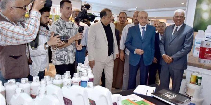 بمشاركة
      110
      شركات
      عربية
      وأجنبية..
      محافظ
      الأقصر
      يفتتح
      النسخة
      الـ17
      من
      معرض
      الوادي
      الزراعي - نجد الاخبارية