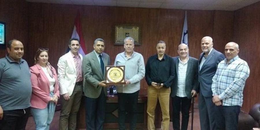 وكيل
      الشباب
      بالغربية:
      توفير
      الدعم
      المناسب
      لجميع
      الألعاب
      الرياضية - نجد الاخبارية