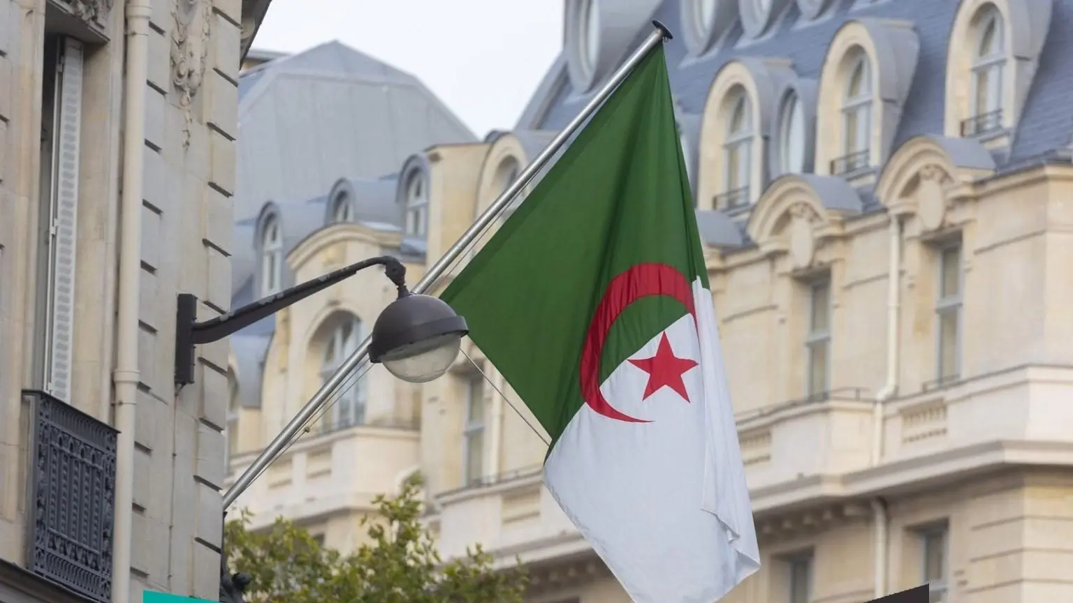 عاجل: التقاعد النسائي في الجزائر “واش كاين جديد؟!”.. الحكومة تفصل في سن التقاعد الجديد للنساء 2025