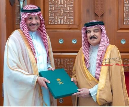 سفير #المملكة يسلم رسالة خطية من خادم الحرمين الشريفين لملك البحرين لحضور القمة الخليجية الأميركية في #الرياض