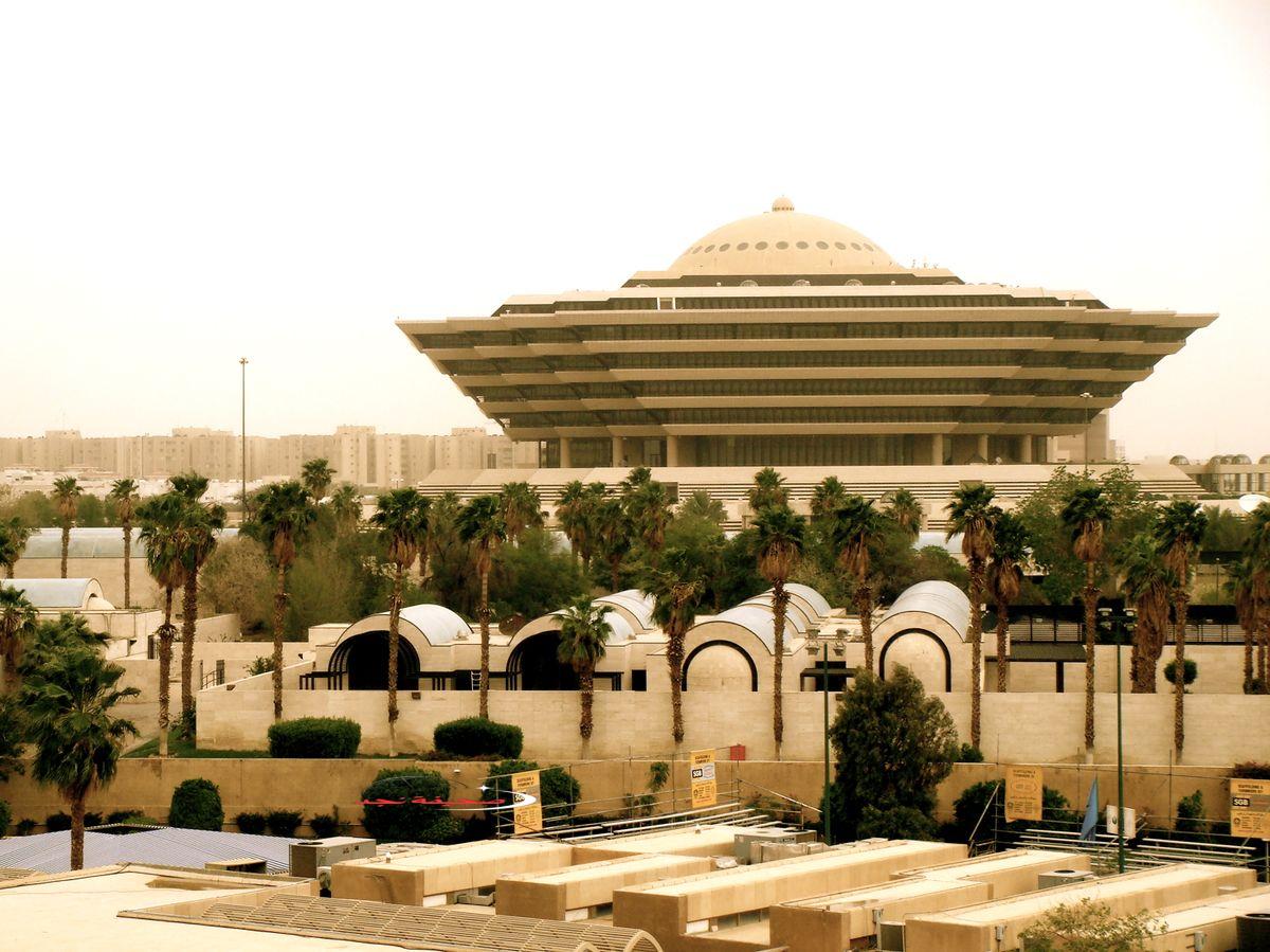 الداخلية: غرامة (20) ألف ريال لمن يقوم من حاملي تأشيرات الزيارة أو يحاول القيام بالدخول إلى مدينة #مكة_المكرمة و #المشاعر_المقدسة أو البقاء فيهما #عاجل