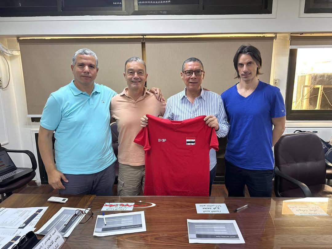 اليوم.. الخبير الإيطالي يقود أول مران لمنتخب رجال الطائرة استعدادًا لبطولة العالم بالفلبين