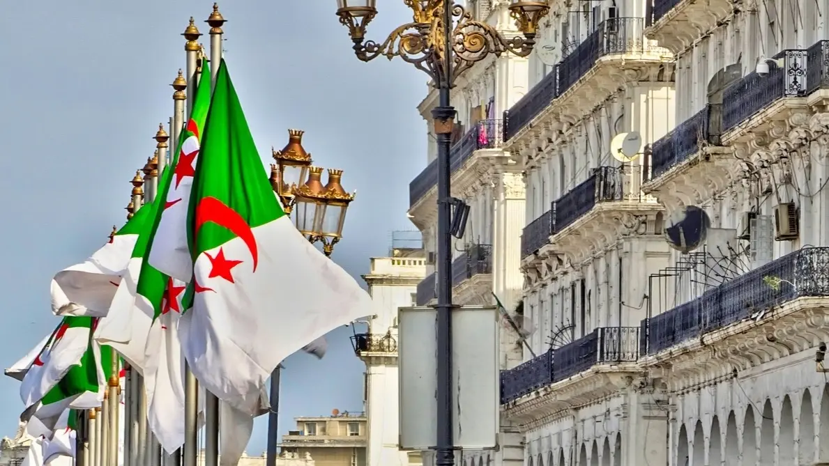 اتفاجئ! قانون الزواج الجديد في الجزائر 2025: واش كاين جديد؟ اتطبق من النهاردة!