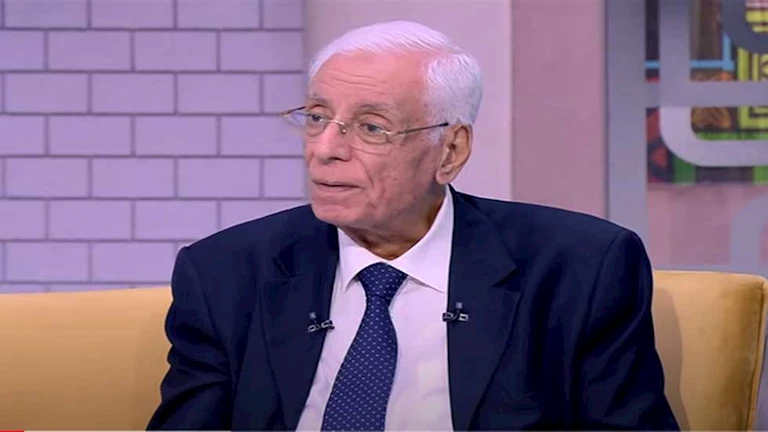 يفعلها كثيرون.. حسام موافي يحذر من عادة خاطئة تدمر صحة الكلى