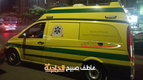 نقل المصابين في انفجار أنبوبة غاز لباعة جائلين أمام باب مدرسة في كرداسة