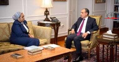 وزير الخارجية يستقبل رئيسة المجلس القومي للمرأة لتعزيز المشاركة في مختلف المجالات