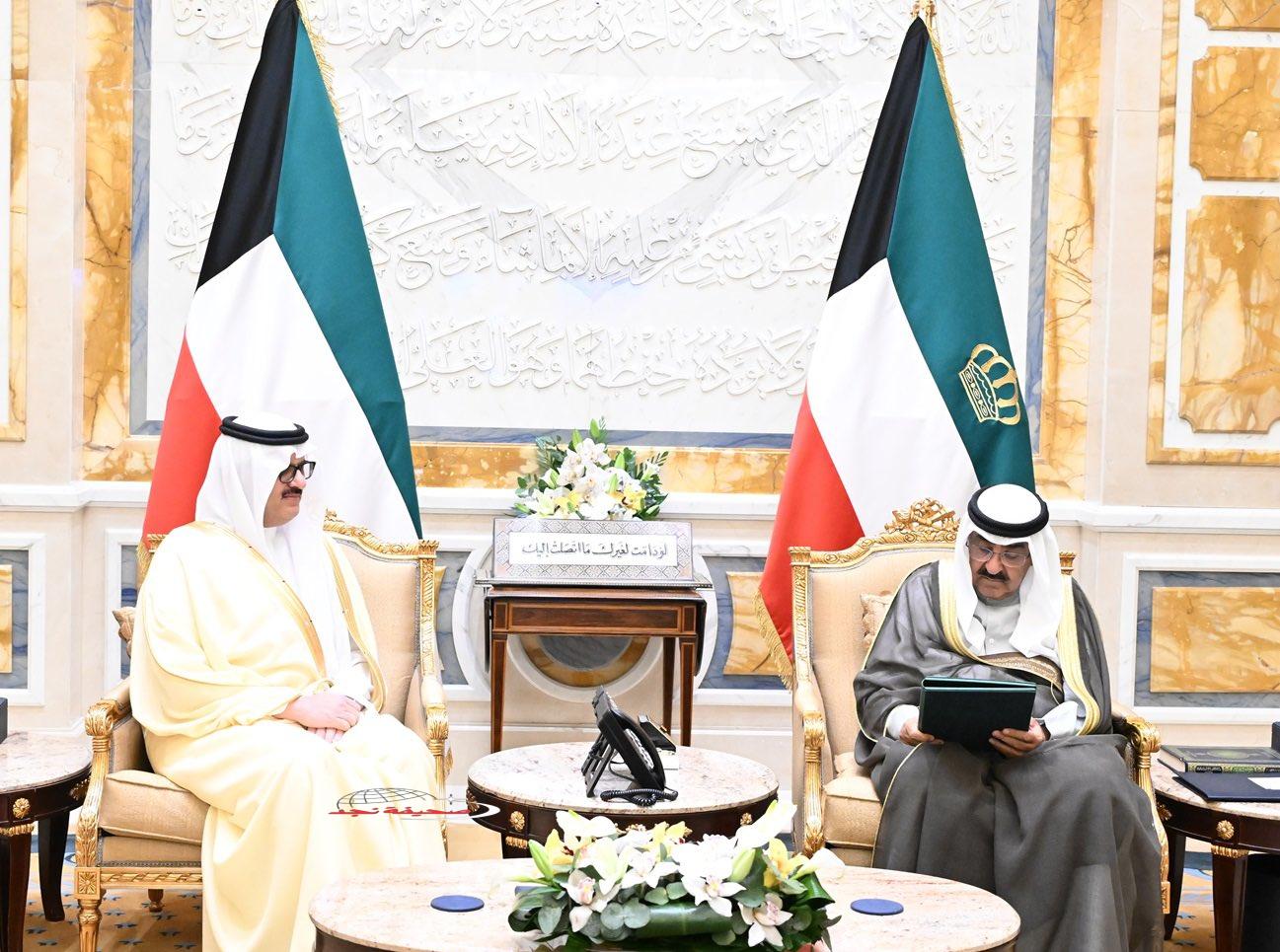 أمير #الكويت يتسلم رسالة خطية من خادم الحرمين الشريفين تتضمن دعوته لحضور #القمة_الخليجية_الأمريكية