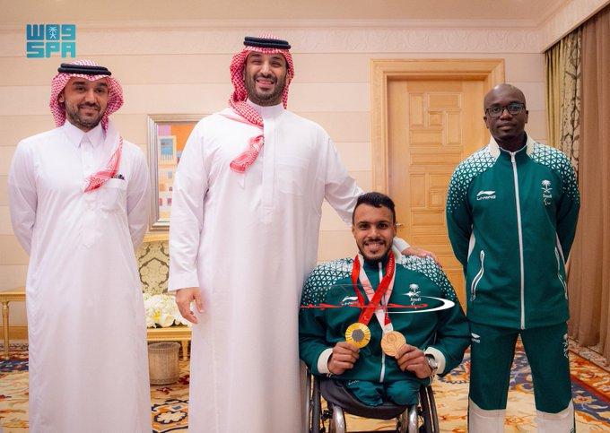 #عاجل .. #ولي_العهد يستقبل لاعب منتخب ألعاب القوى البارالمبية “عبدالرحمن القرشي” بمناسبة تحقيقه ذهبية دورة الألعاب البارالمبية