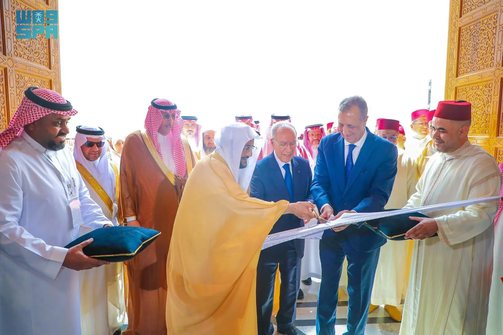 وزير الشؤون الإسلامية يفتتح معرض جسور السابع في #المغرب