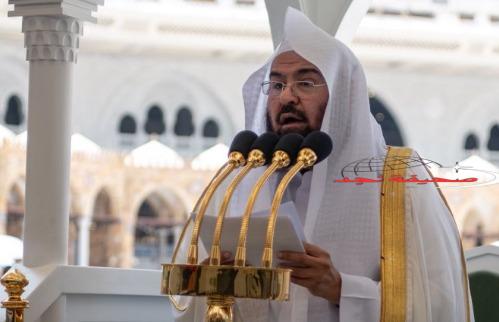 “السديس” في #خطبة_الجمعة : يجب الوقوف بصفٍ واحد أمام الأنشطة الإجرامية متعددة الأوجه التي من شأنها زعزعة الأمن الداخلي