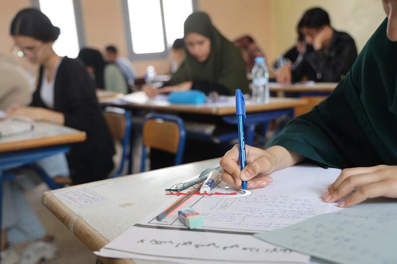استفحال ظاهرة “الساعات الإضافية”.. تطبيع مجتمعي يضرب تكافؤ الفرص‎