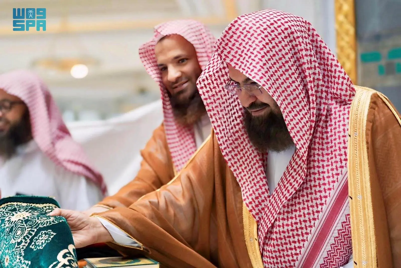 تدشين المركز التوعوي الإثرائي بالرواق السعودي في #المسجد_الحرام