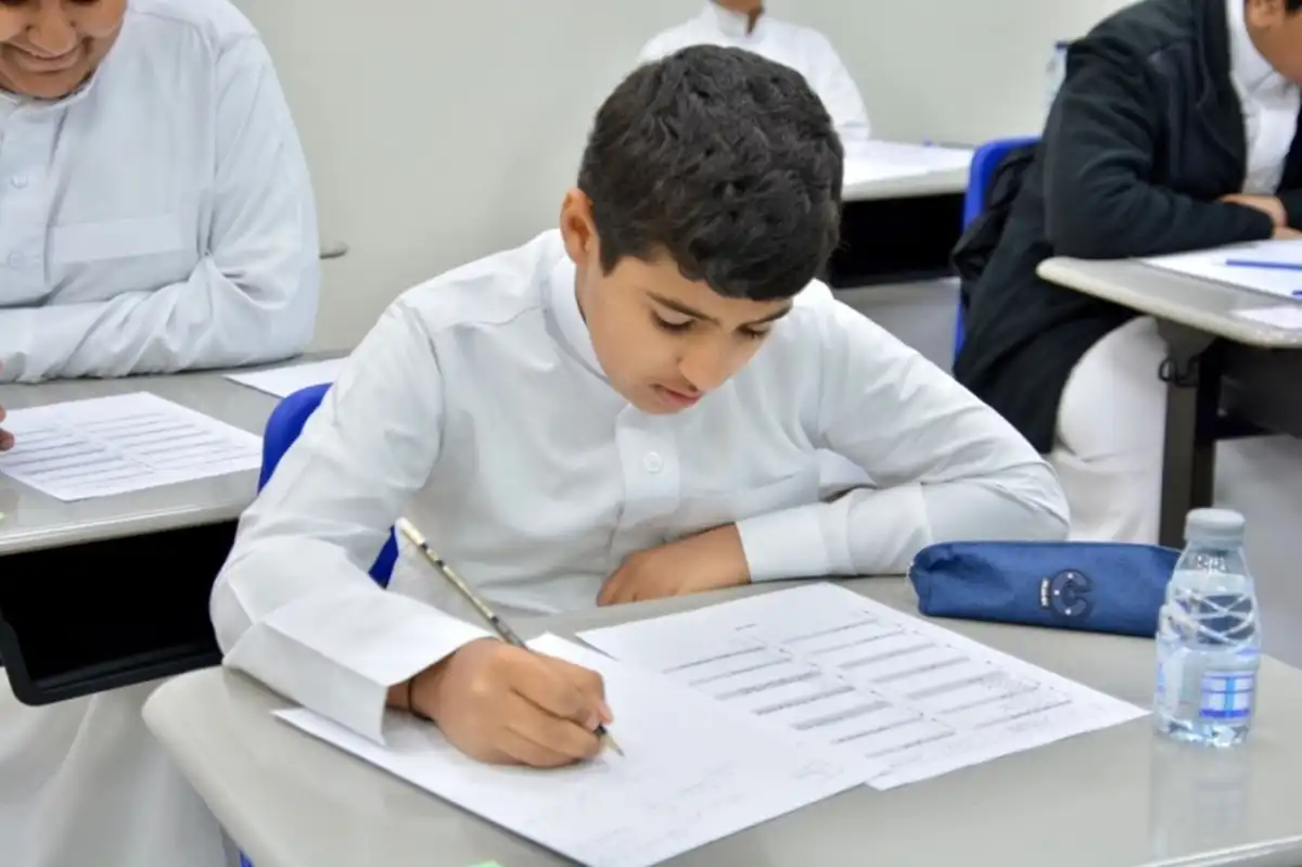 يا لهوي! قربت الامتحانات.. موعد اختبارات نص الترم الثالث 2025 في السعودية رسميًا