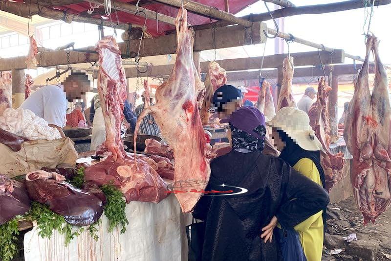 يا لهوي! المغاربة ولّعوها لحمة بعد حظر الذبح.. حرب أسعار ونزاعات على المكاسب!