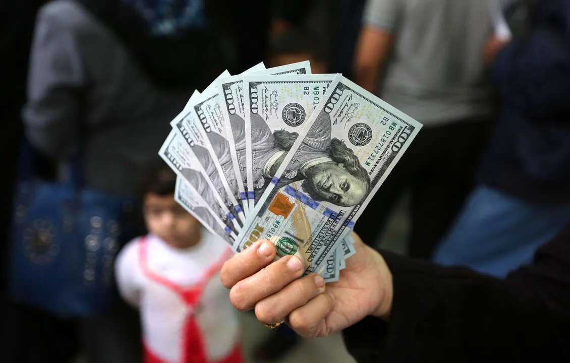 الدولار بينزل بحجز رسمي.. رابط منظومة حجز 4000 دولار ليبيا 2025 وشروط الاستلام