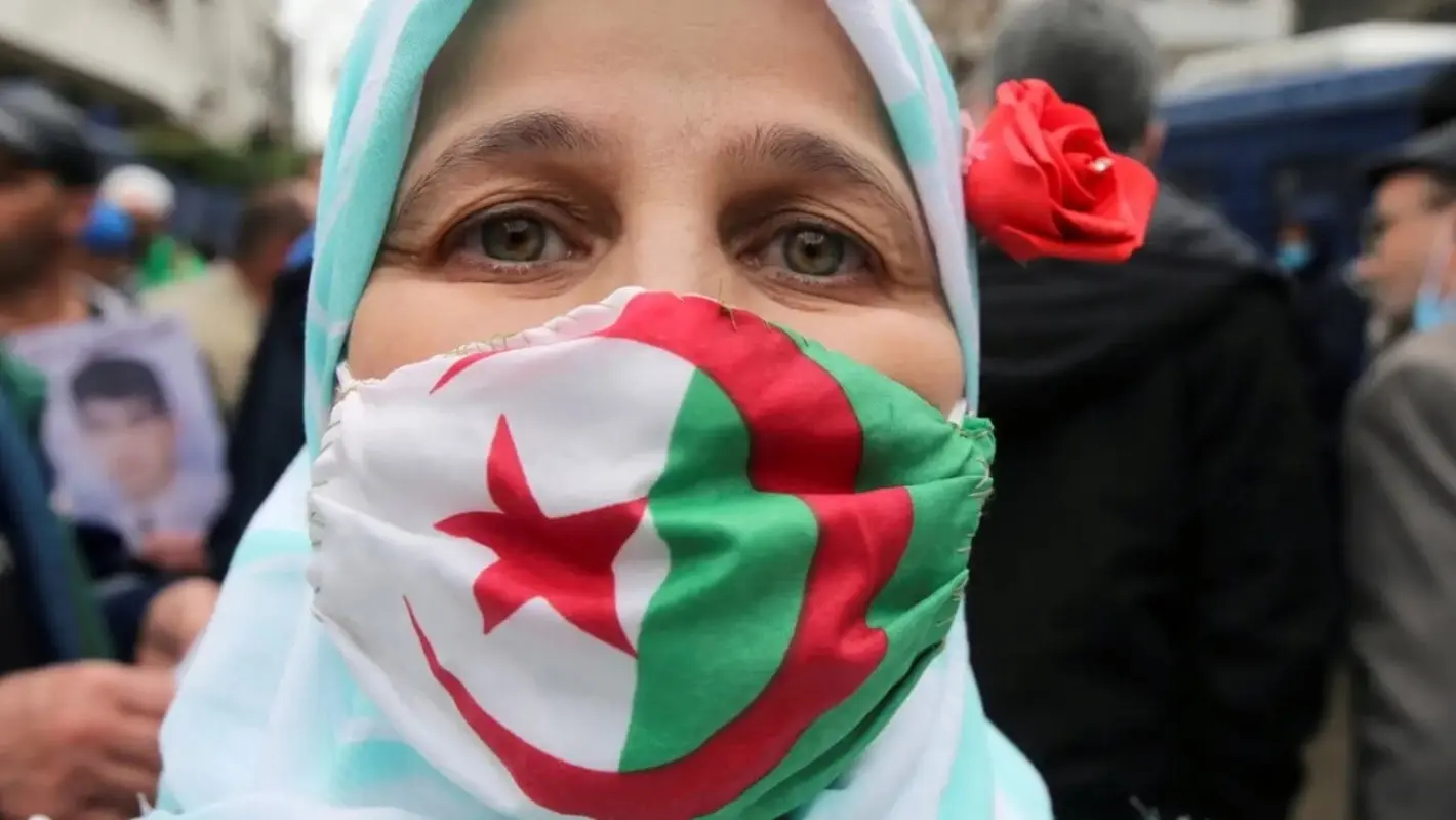 عشان تحسني وضعك المالي.. منحة المرأة الماكثة 2025 في الجزائر كيفية التسجيل بخطوتين والحصول على الدعم الشهري بسهولة