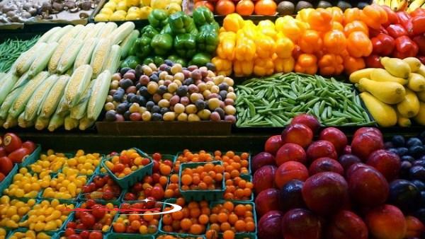 «انتعاشة الأسعار» الطماطم بـ 6 جنيهات.. أسعار الخضراوات والفاكهة اليوم الاثنين 23 يونيو