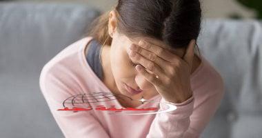 «دليل شامل» لماذا يؤدي تذبذب سكر الدم إلى الصداع؟