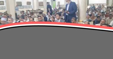 محافظ سوهاج ومدير الأمن يشاركان جموع المصلين أداء صلاة عيد الأضحى بمسجد الشرطة