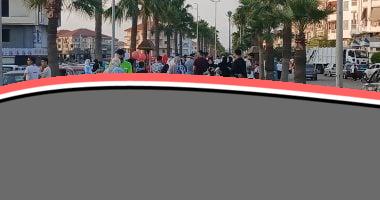 بهجة العيد تعم دمياط: الأهالي يحتفلون بانتهاء الصلاة بالتهاني والتبريكات