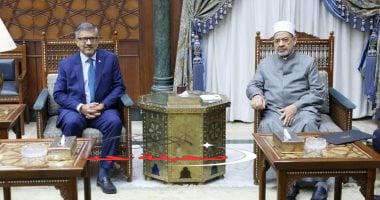 «تعزيزًا للعلاقات» شيخ الأزهر يستقبل سفير باكستان بالقاهرة لمناقشة آفاق التعاون العلمي