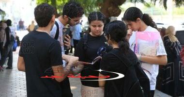 «هام وعاجل» وصول أوراق امتحان اللغة الأجنبية الأولى إلى لجان الجيزة للثانوية العامة