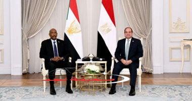 «تأكيدًا على الروابط الأخوية» الرئيس السيسي يشدد للبرهان على ثوابت الموقف المصري الداعم لوحدة وسيادة واستقرار السودان.. صور