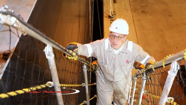 «في قلب الحدث» وزير البترول يتابع تجهيزات سفينة التغييز “Energos Power” بميناء الإسكندرية