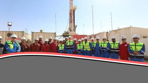 «زيارة ميدانية» وزير البترول يتفقد موقع بتروشهد بالصحراء الغربية ويتابع سير العمليات الإنتاجية