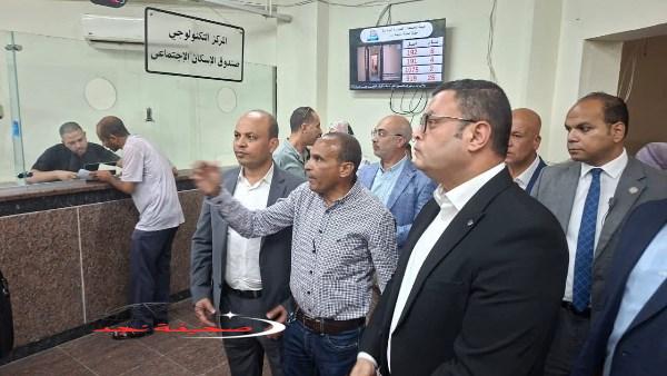 «متابعة دقيقة» وزير الإسكان في جولة تفقدية للمركز التكنولوجي لخدمة المواطنين بمدينة بدر