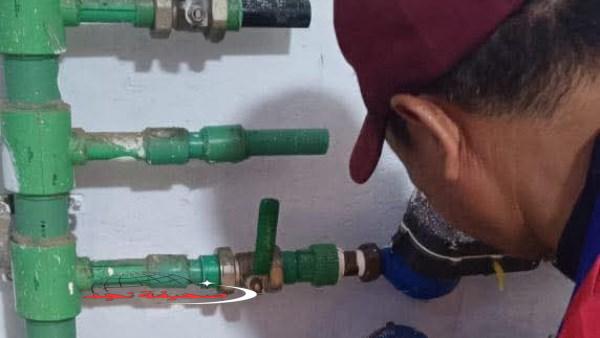 «مواجهة» حملات مكثفة على وصلات المياه الخلسة بدمياط والسادات وتفعيل ترشيدها بالسويس الجديدة