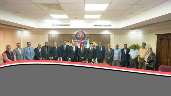 دعم المشروعات الصغيرة الصناعية والزراعية والسياحية في مطروح