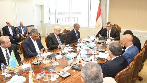 «مستقبل المياه» وزير الإسكان يراقب تقدم محطات تحلية مياه البحر بالساحل الشمالي الغربي