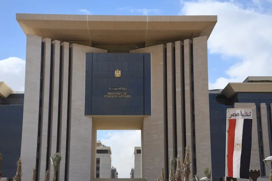 «موقف حازم» مصر تعرب عن استنكارها الشديد لقصف مقر سفارة الإمارات في السودان