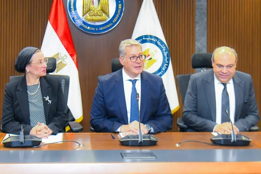 «تعزيز الاستدامة في قطاع الطيران» وزراء البترول والبيئة والطيران يناقشون آليات التعاون في إنتاج وقود الطائرات المستدام