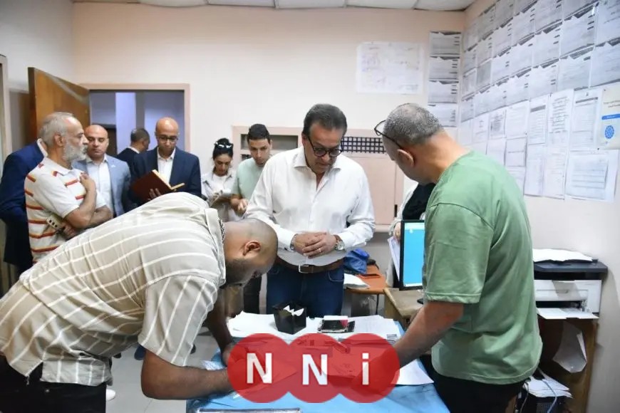 «تقديرًا للجهود» نائب رئيس الوزراء يشيد بانضباط العمل في مركز صحي صقر قريش ويمنح مكافأة للعاملين