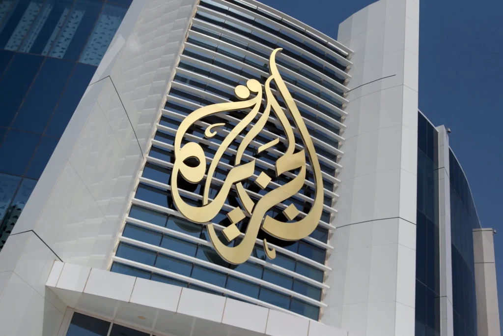 الجزيرة في متناول يدك: دليل شامل لتثبيت تردد قناة الجزيرة 2025 وجدول برامجها المفصل.