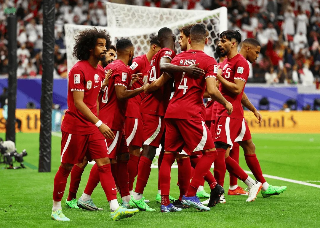 قطر تسقط بثلاثية أمام أوزبكستان.. والإمارات تتأهل للمرحلة الرابعة من تصفيات المونديال