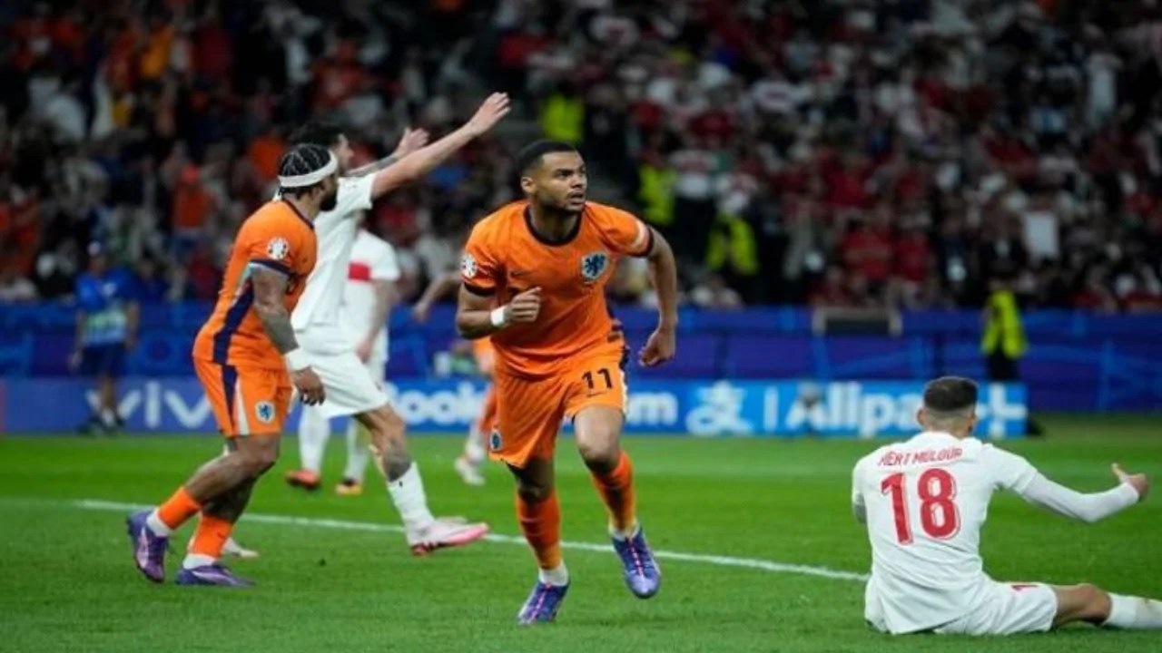 مباراة هولندا ضد مالطا في تصفيات قارة أوروبا المؤهلة لكأس