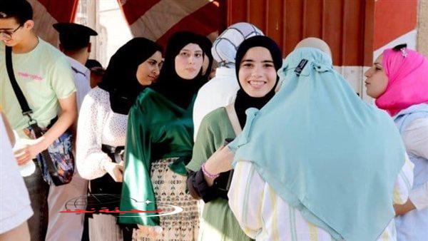 «وداعًا للقلق!»: طلاب المرحلة الثانوية يختتمون الامتحانات