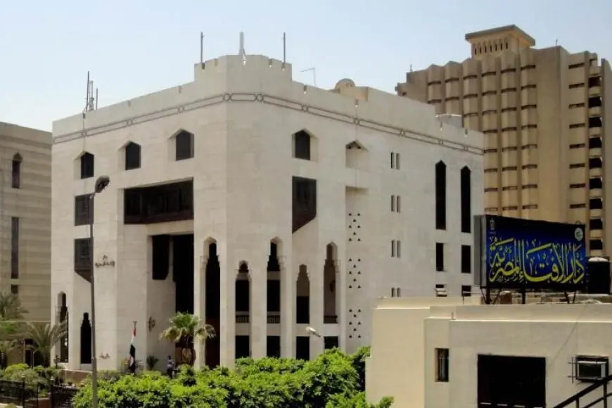 «حلاوة المناسبة» الإفتاء توضح حكم شراء حلوى المولد النبوي والتهادي بها في ذكرى ميلاد الرسول