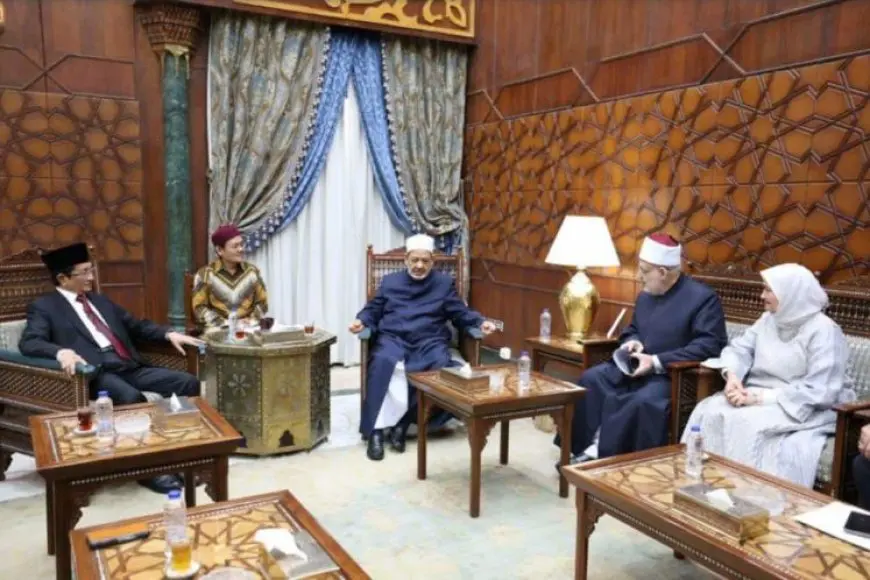 «ثناء مستحق» شيخ الأزهر: طلاب إندونيسيا يجسدون الأخلاق الحميدة والأدب الرفيع وتحصيل المعرفة