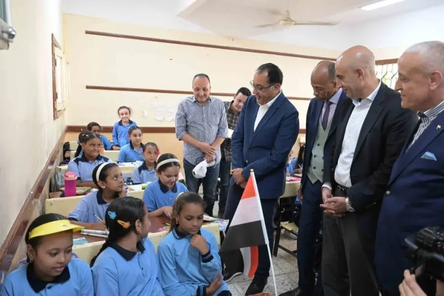 «رئيس الوزراء في قلب التعليم» رئيس الوزراء يتابع إجراء التقييم الدوري في مدرسة بالأقصر