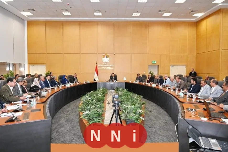 «هام» وزير الإسكان يعقد اجتماعه المنتظم لمتابعة مشروعات الإسكان بالمدن والمحافظات